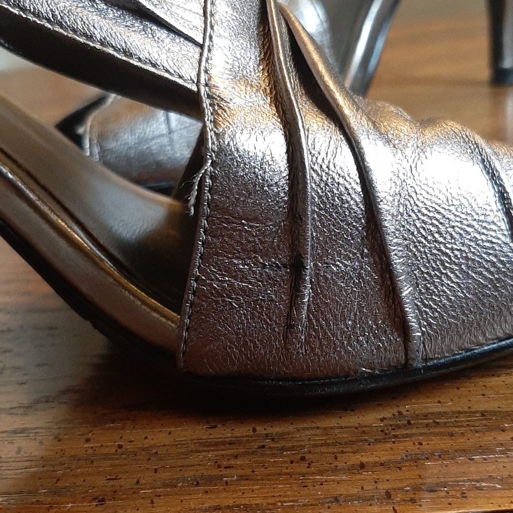 1/2 PRICE🔻Moda Spana Metallic Peep Toe Shoes - Picture 11 of 13